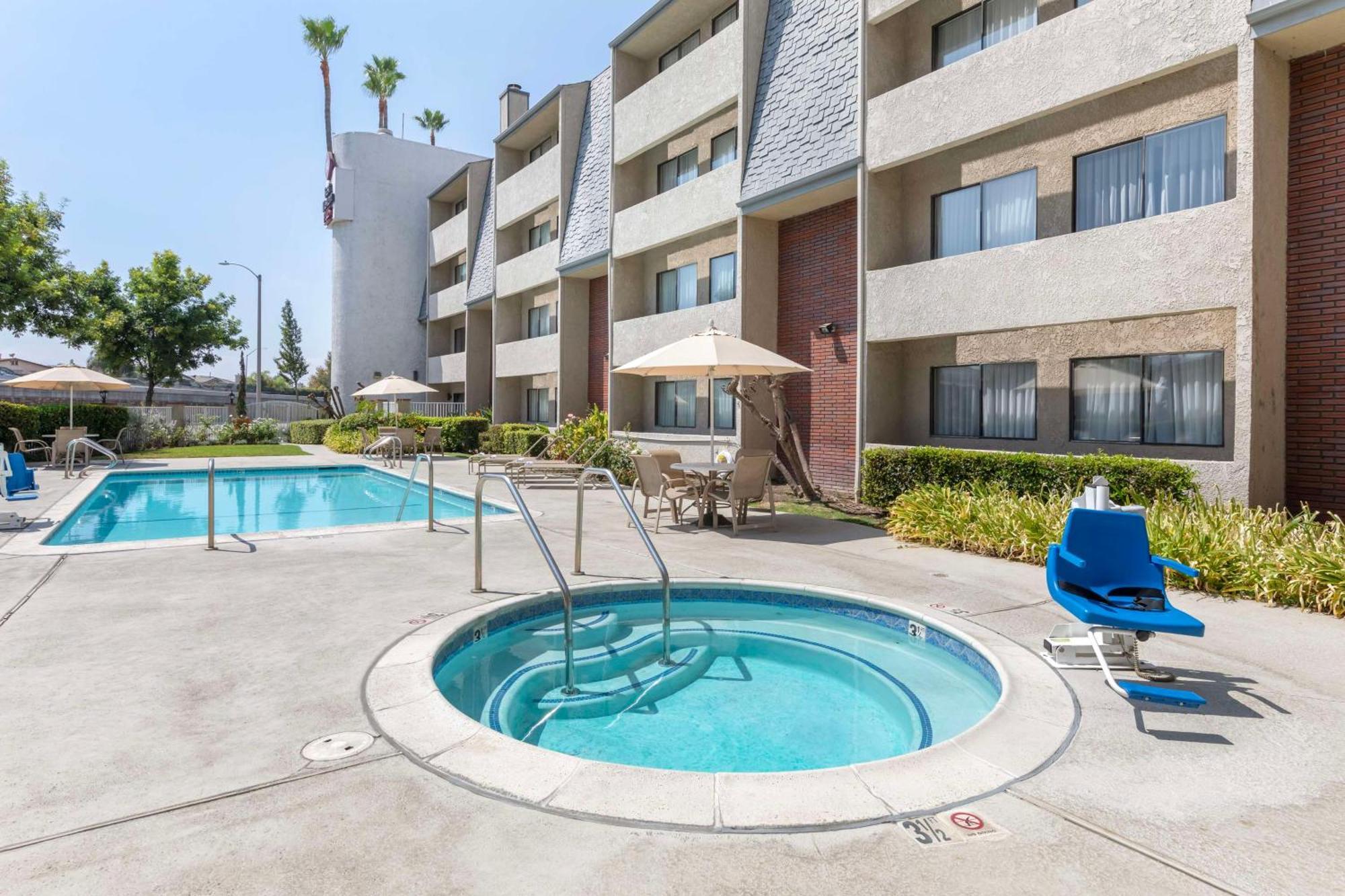Best Western Plus West Covina Inn Eksteriør bilde